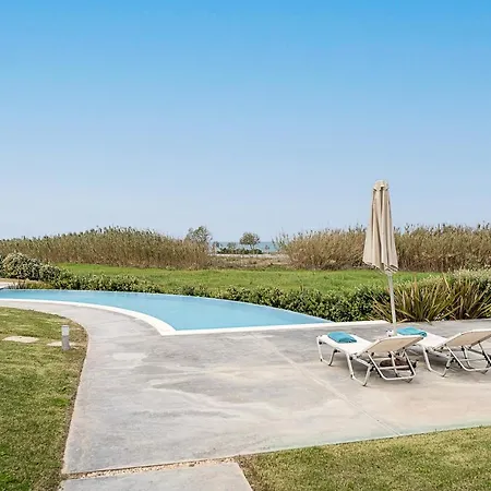 Resitour - Aphrodite Beachfront Apartment *