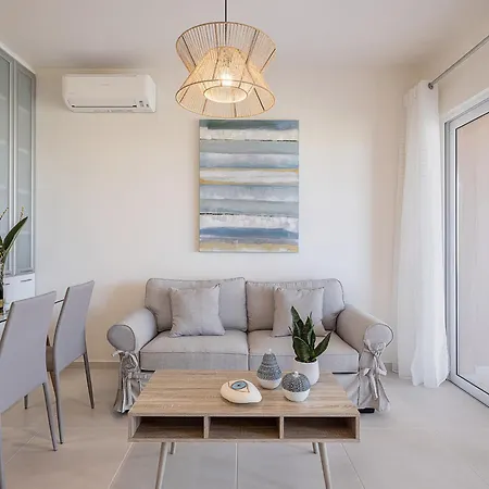 Apartment Resitour - Aphrodite Beachfront