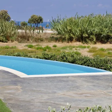 Resitour - Aphrodite Beachfront * Pirgos Psilonerou