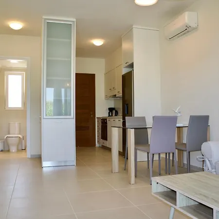 Apartment Resitour - Aphrodite Beachfront *