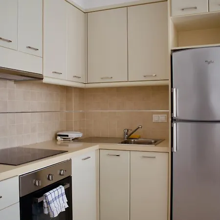 Resitour - Aphrodite Beachfront Apartment *