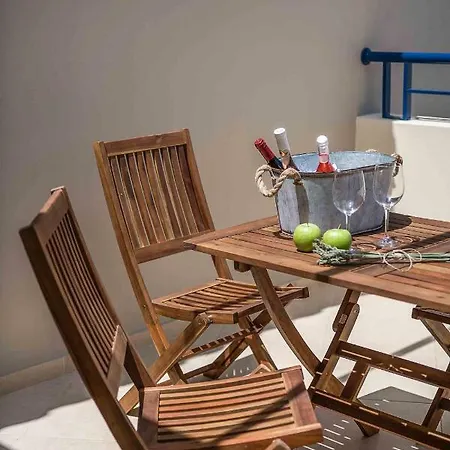 Resitour - Aphrodite Beachfront Apartment Pirgos Psilonerou