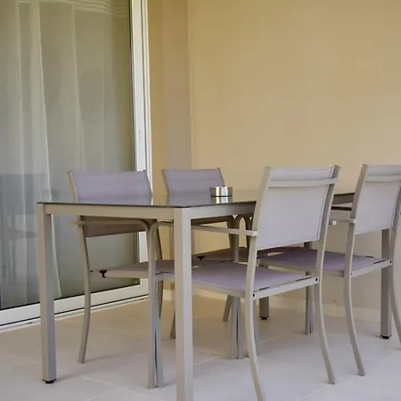 Resitour - Aphrodite Beachfront Apartament