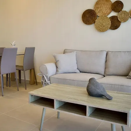 Resitour - Aphrodite Beachfront * Pirgos Psilonerou